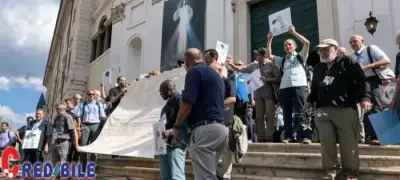 'Svećenici protiv genocida' mar&scaron;irali prema Vatikanu tražeći prekid rata u Gazi